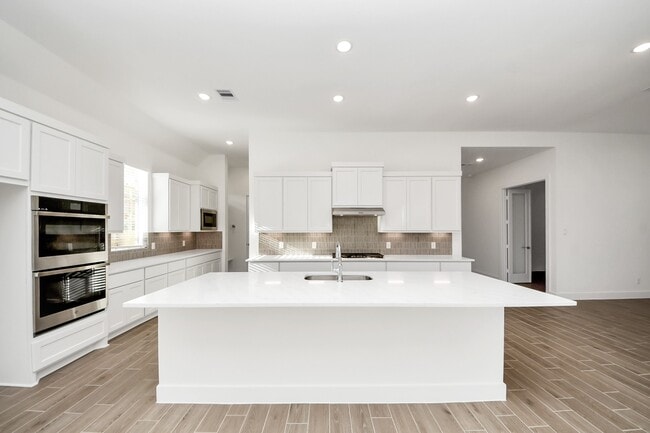 Building Photo - 25026 Midnight Willow Dr