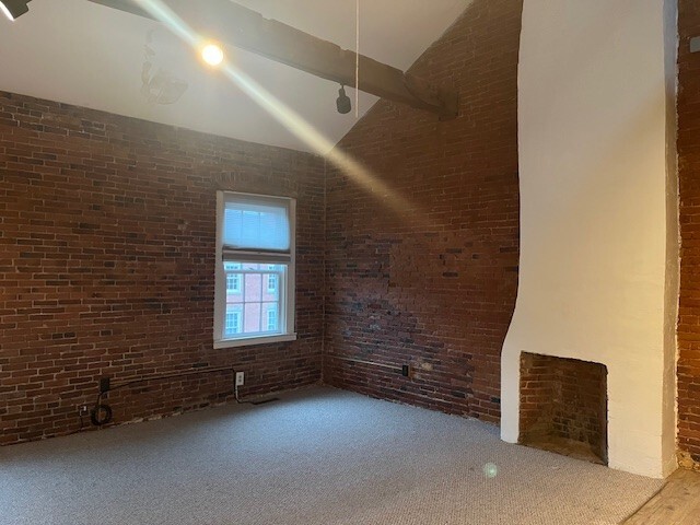 Building Photo - 10 State St