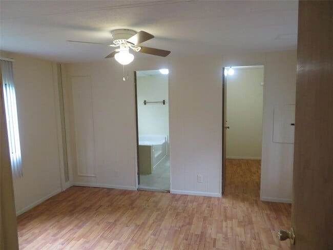 Building Photo - 14209 E Ravine Run