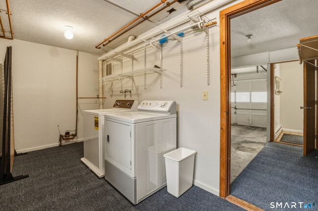 Building Photo - 116 Songbird Ln