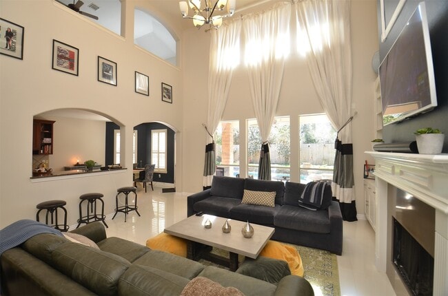 Building Photo - 1310 Wildwood Ln