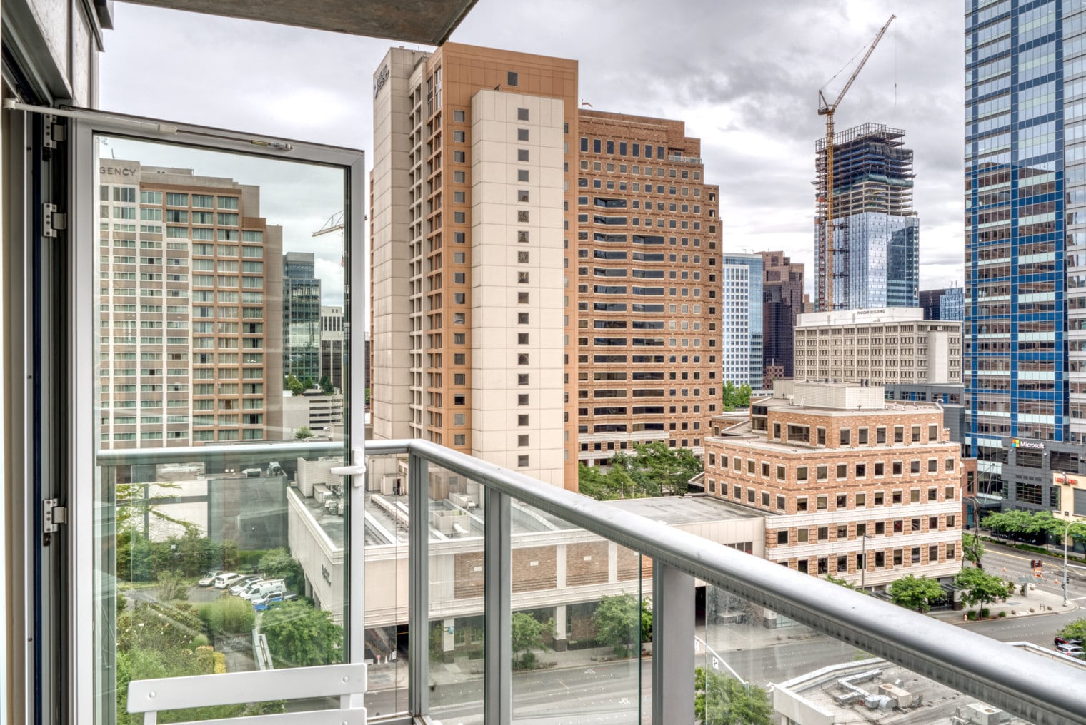 Building Photo - 10349 NE 10th St