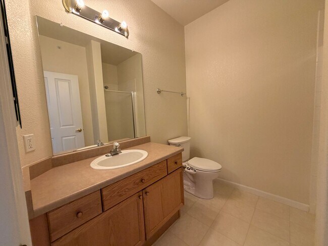 Building Photo - 8456 S Hoyt Way