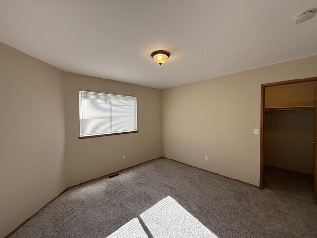 Building Photo - Lk Goodwin Duplex - Budget Friendly!