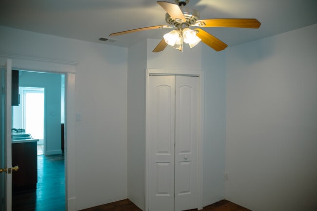 Building Photo - 137 25th St