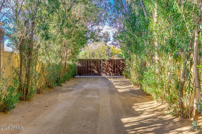 Building Photo - 6526 E Exeter Blvd