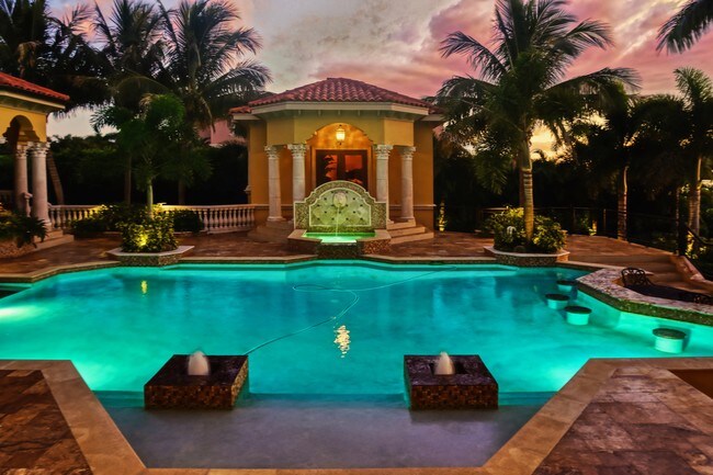 Building Photo - 1363 Oceanview Dr