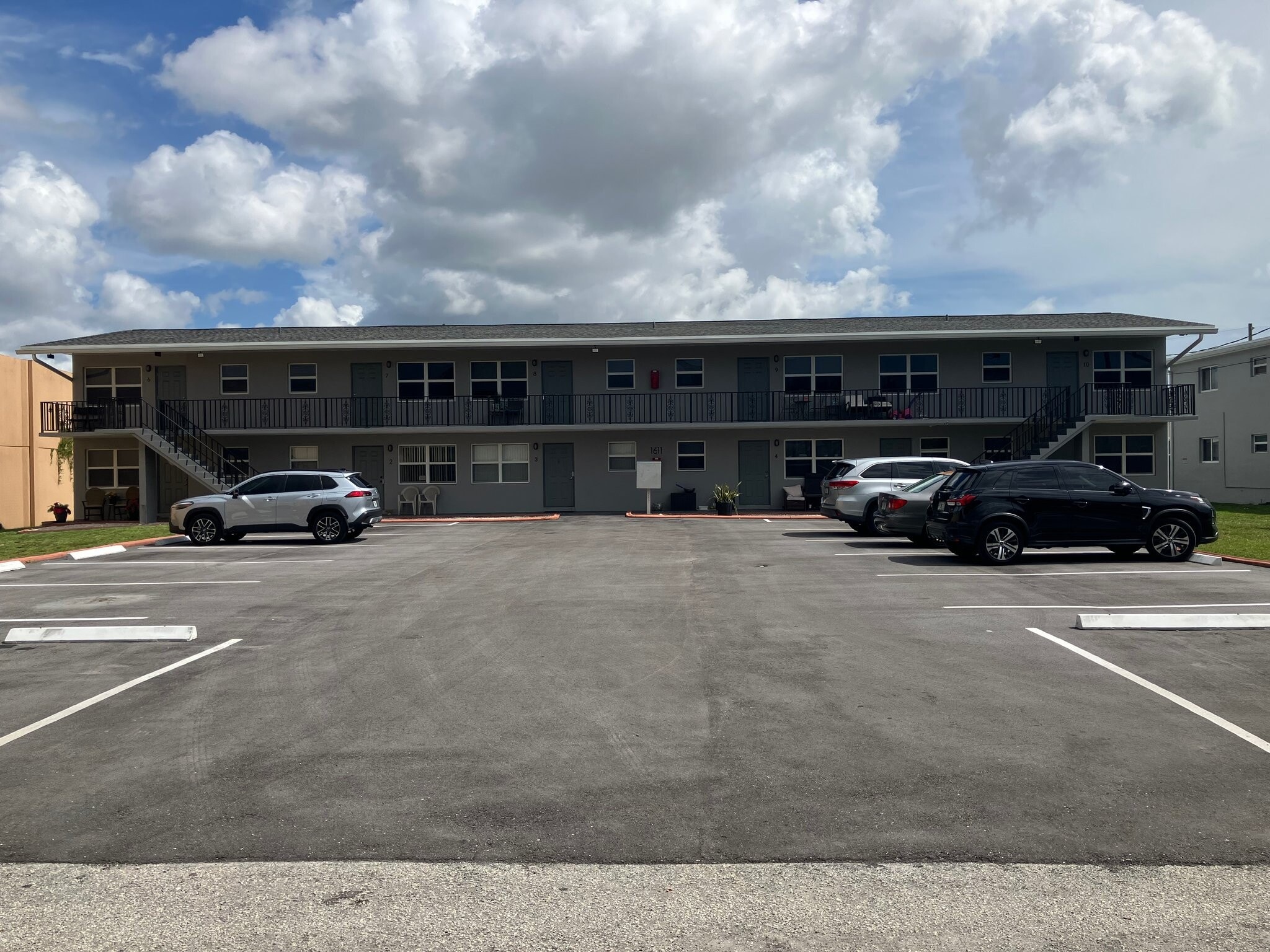 Building Photo - 1611 Green Ln