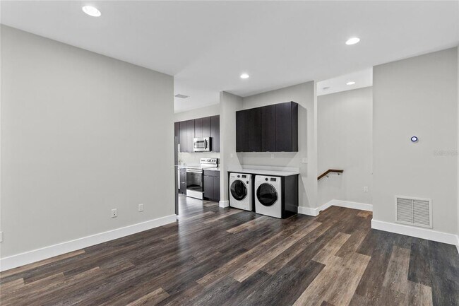 Building Photo - 14105 Corrigan Ave