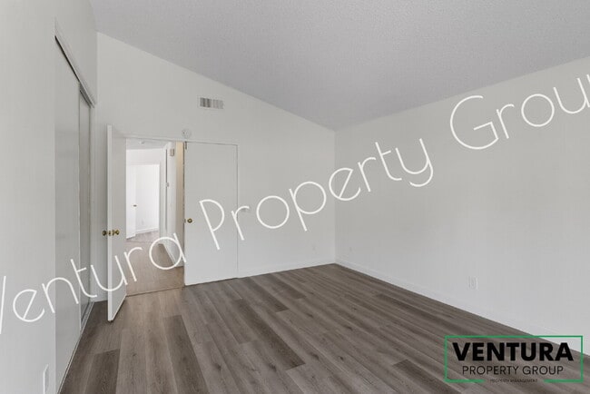 Building Photo - Clean 3-Bedroom, 2 Baths with large yard in Moorpark – Comfort & Convenience Await!