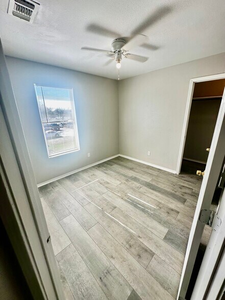 Building Photo - 768 Avondale Ave