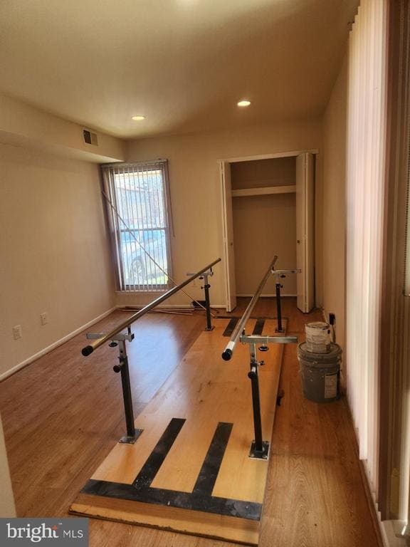 Building Photo - 10224 Dedaker St