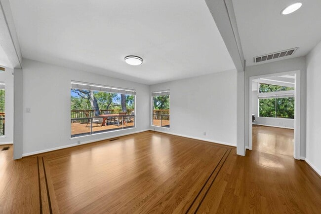 Building Photo - 7175 Red Holly Ct