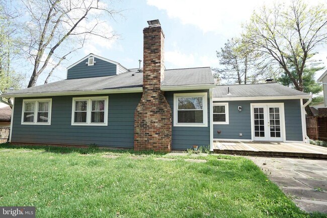 Building Photo - 322 Sugarland Run Dr