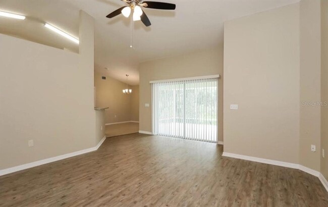 Building Photo - 29251 Crossland Dr