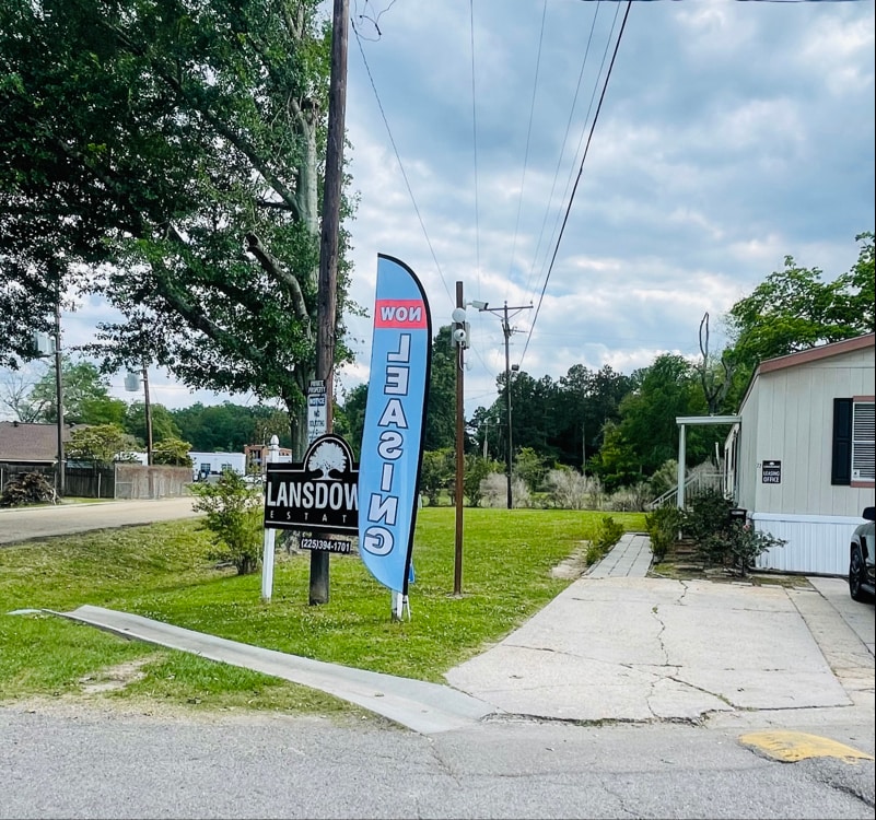 Building Photo - 9477 Lansdowne Rd