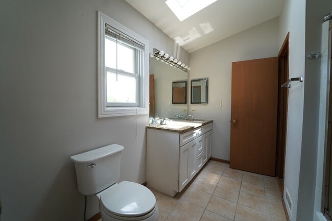Building Photo - 1008 Southbridge Ln