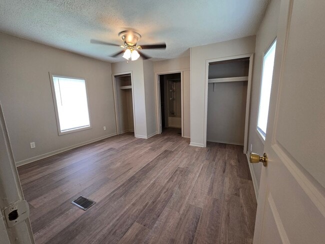 Building Photo - Charming 2 Bed, 1 Bath Home on Secluded De...