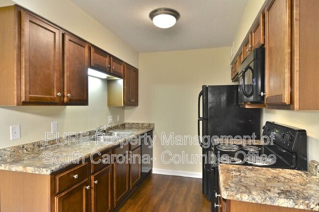 Building Photo - 515 Menlo Dr