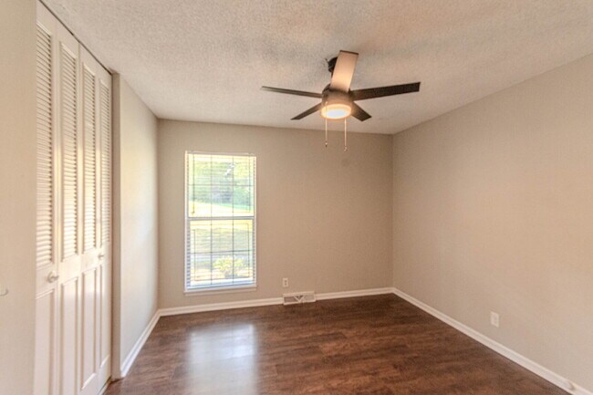 Building Photo - 3123 McGavock Pk