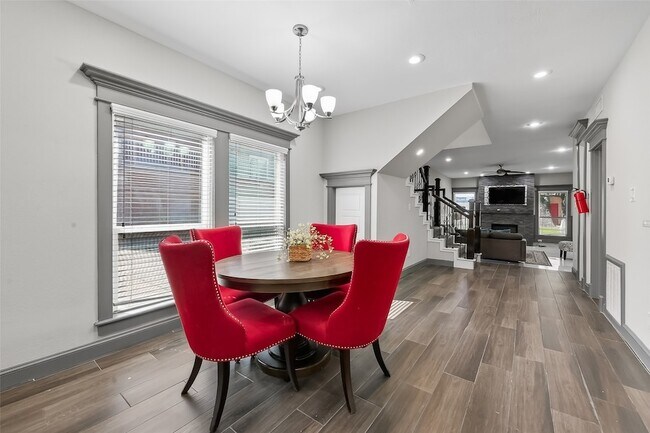 Building Photo - 11280 Braes Forest Dr