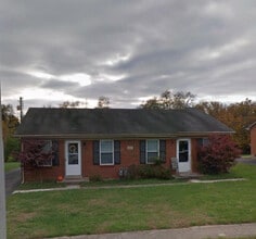 Building Photo - 1816 Chatsworth Dr