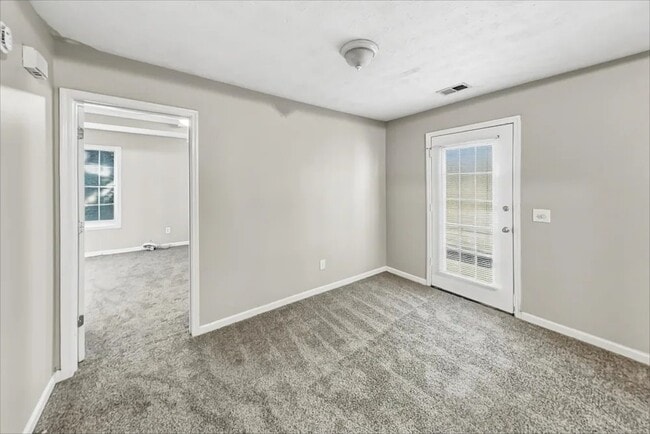 Building Photo - 114 N Etowah Ln