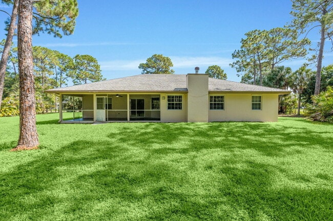 Building Photo - 16628 Valencia Blvd
