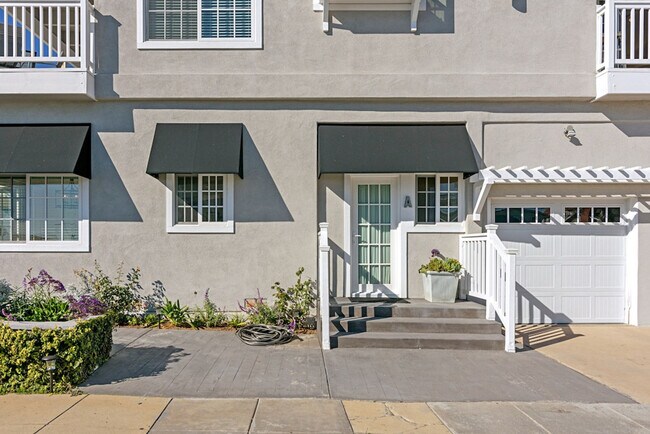 Building Photo - 3690 Carlsbad Blvd