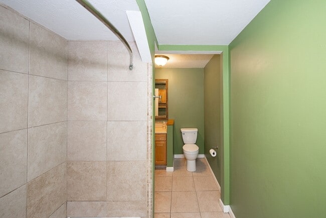 Building Photo - 1025 Mechanic St