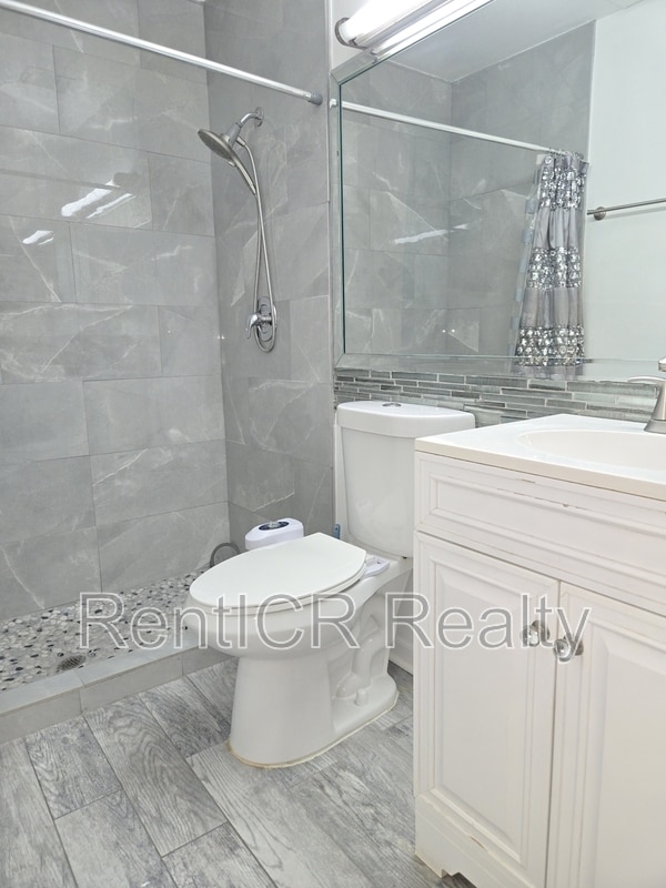 Building Photo - 2686 Pine Ridge Way S