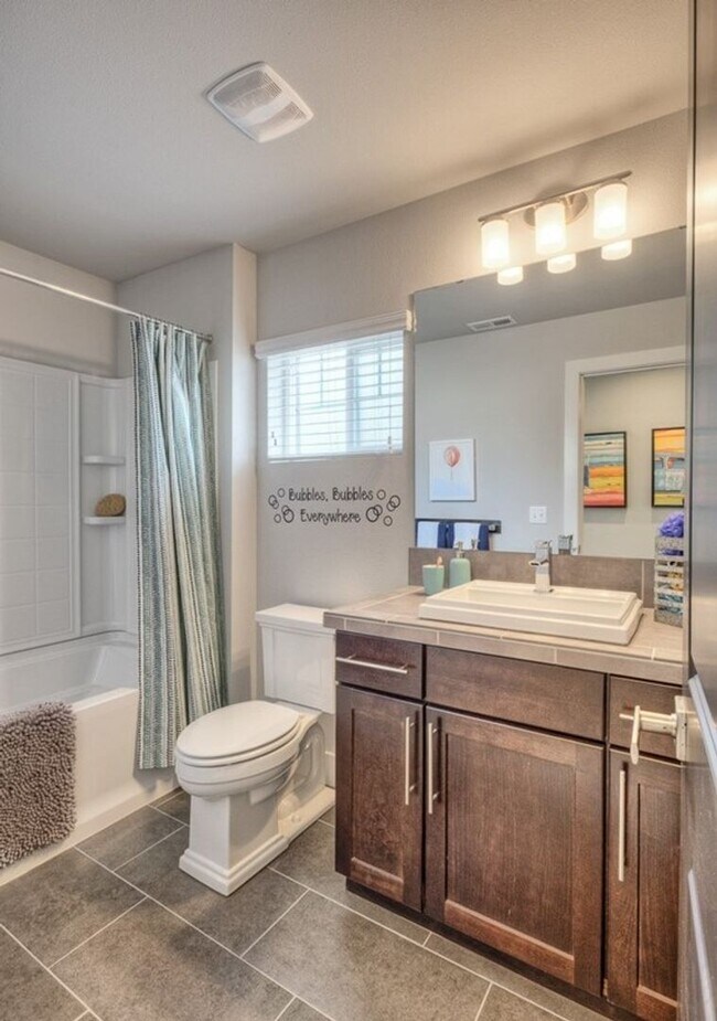 Building Photo - A Charming and Cozy 4 Bed 3.5 bath home in...