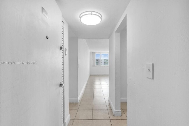 Building Photo - 9001 SW 77th Ave