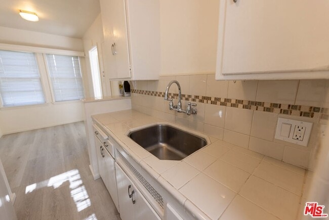 Building Photo - 1940 S Robertson Blvd