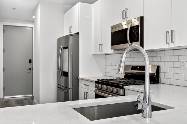 Building Photo - 3443 John F. Kennedy Blvd