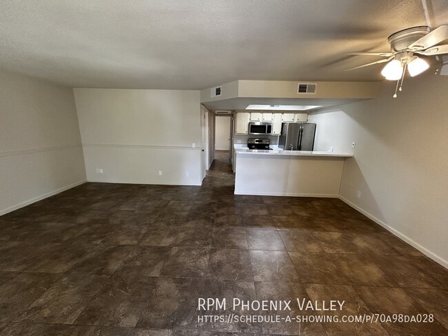 Building Photo - Charming Phoenix 2 Bed / 2 Bath Condo with...