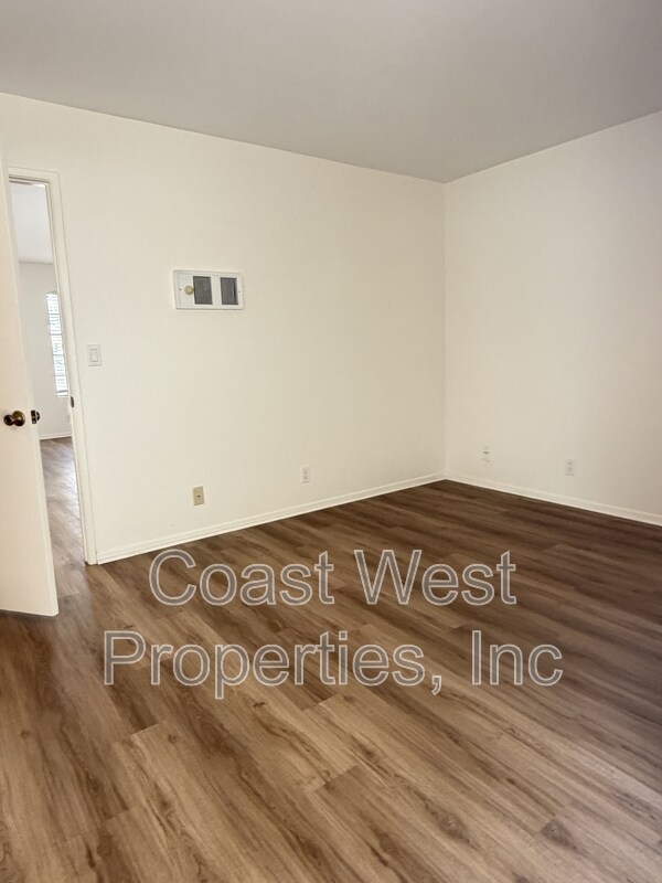 Building Photo - 382 Acacia Ave
