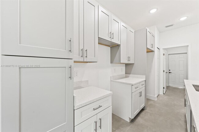 Building Photo - 3705-3737 37th St SW