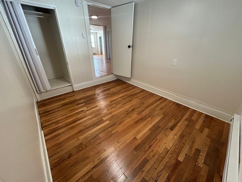 Building Photo - 663 Pawling Ave