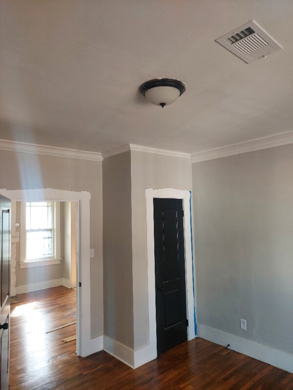 Building Photo - 1553 E McLemore Ave