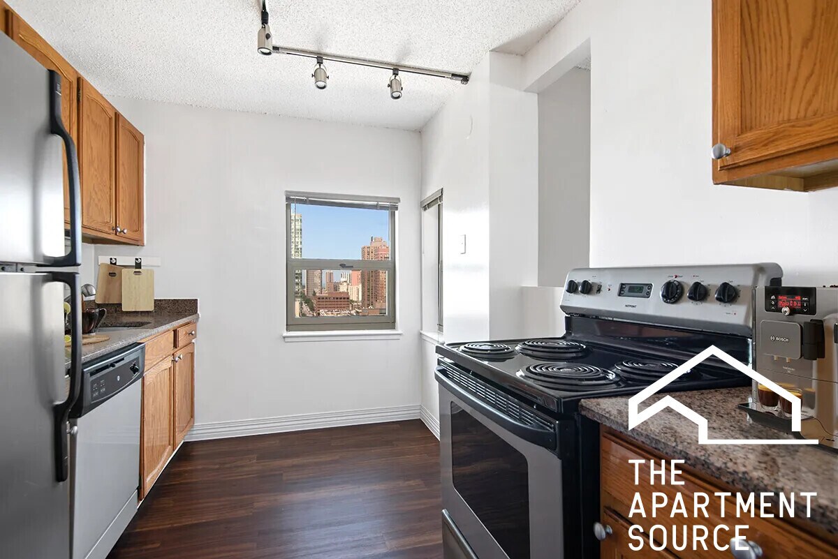 Building Photo - 120 W Chestnut St