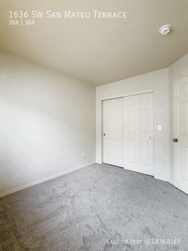 Building Photo - 1636 SW San Mateo Terrace