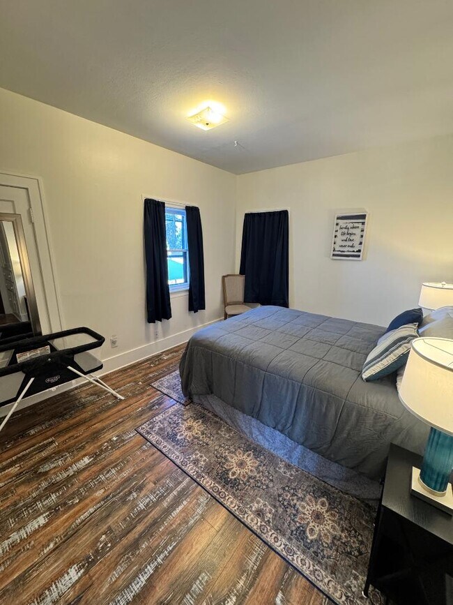 Building Photo - 2201 W State St