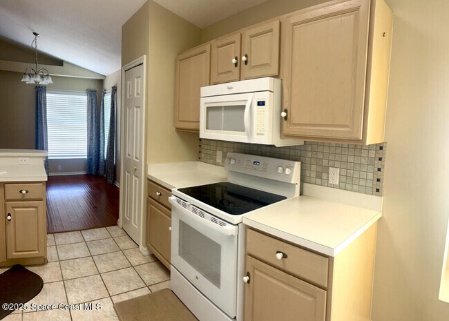 Building Photo - 2324 Addington Cir