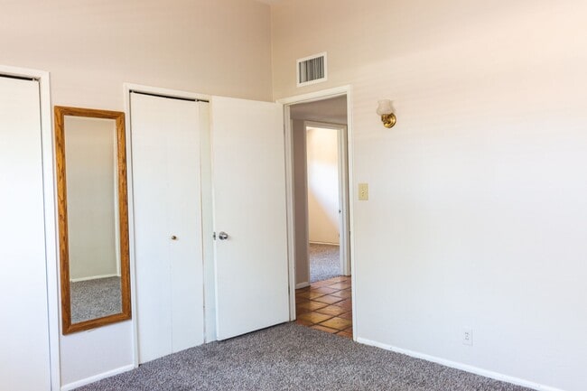 Building Photo - Scottsdale Rental Listing