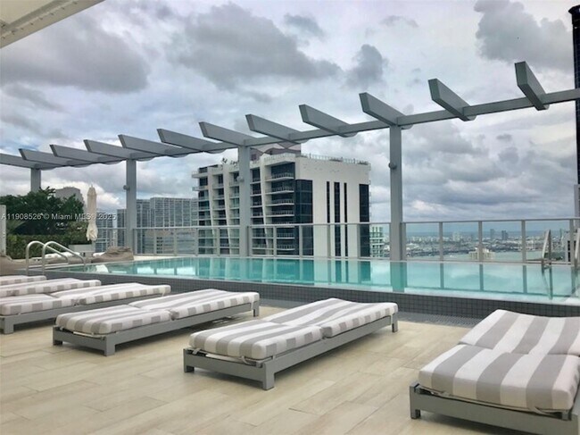 Building Photo - 1100 S Miami Ave