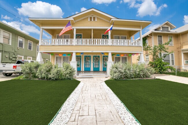 Tobin Hill Estate - 417 E Locust St