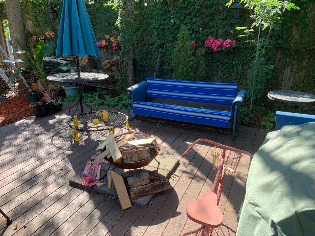 Building Photo - 1142 W Wolfram St