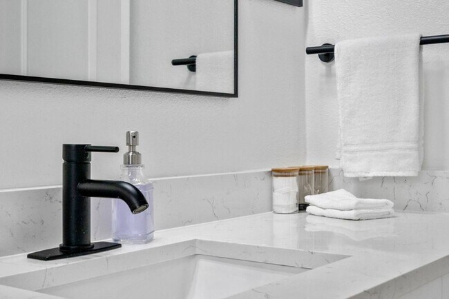 Building Photo - The peaceful place