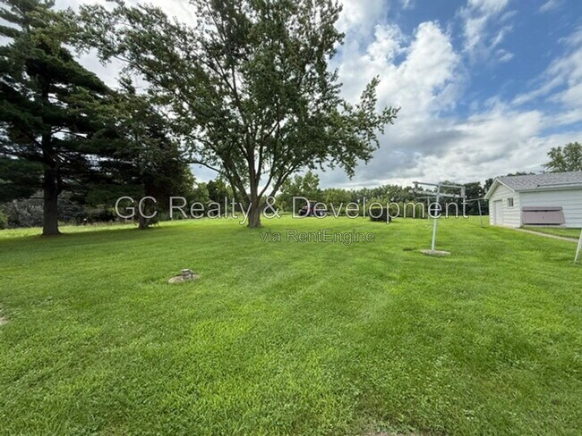 Building Photo - 33W249 Butterfield Rd